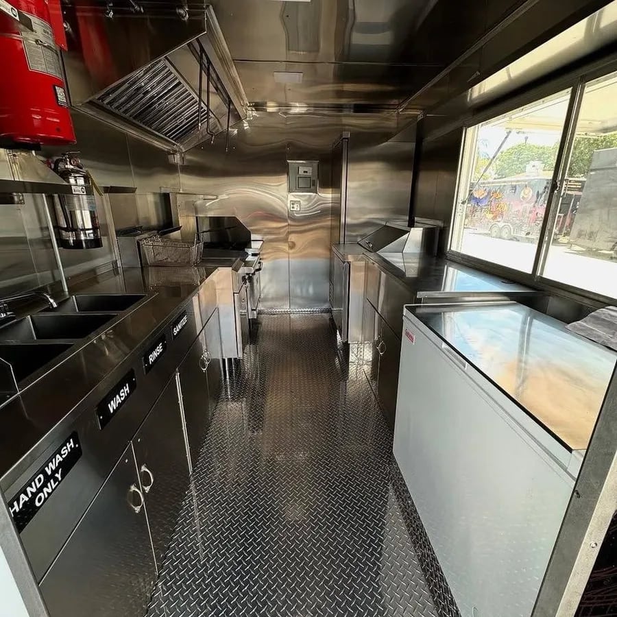 Food Trailer 