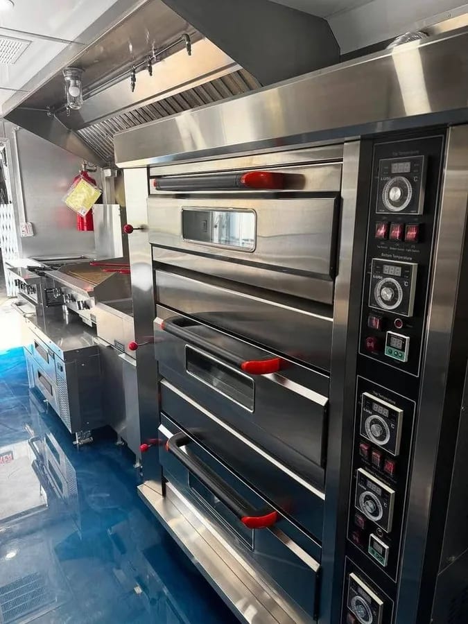Food Trailer 