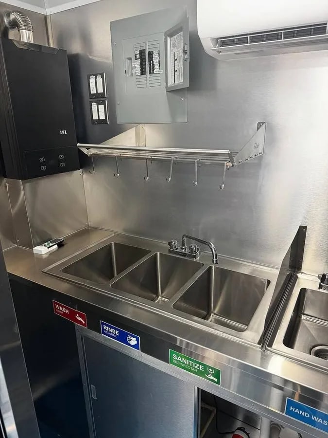 Food Trailer 