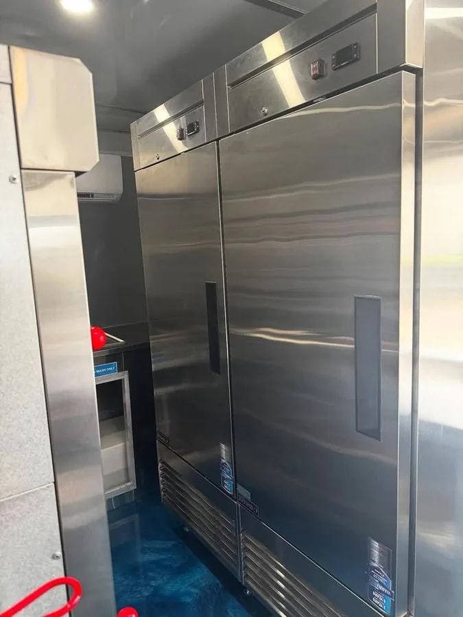 Food Trailer 