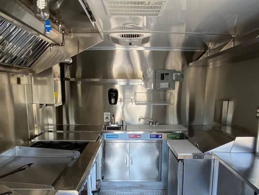 Food trailer 