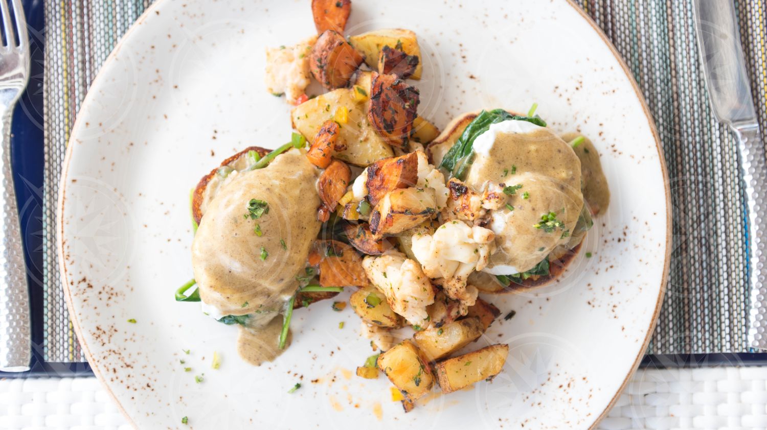 Lobster eggs benedict