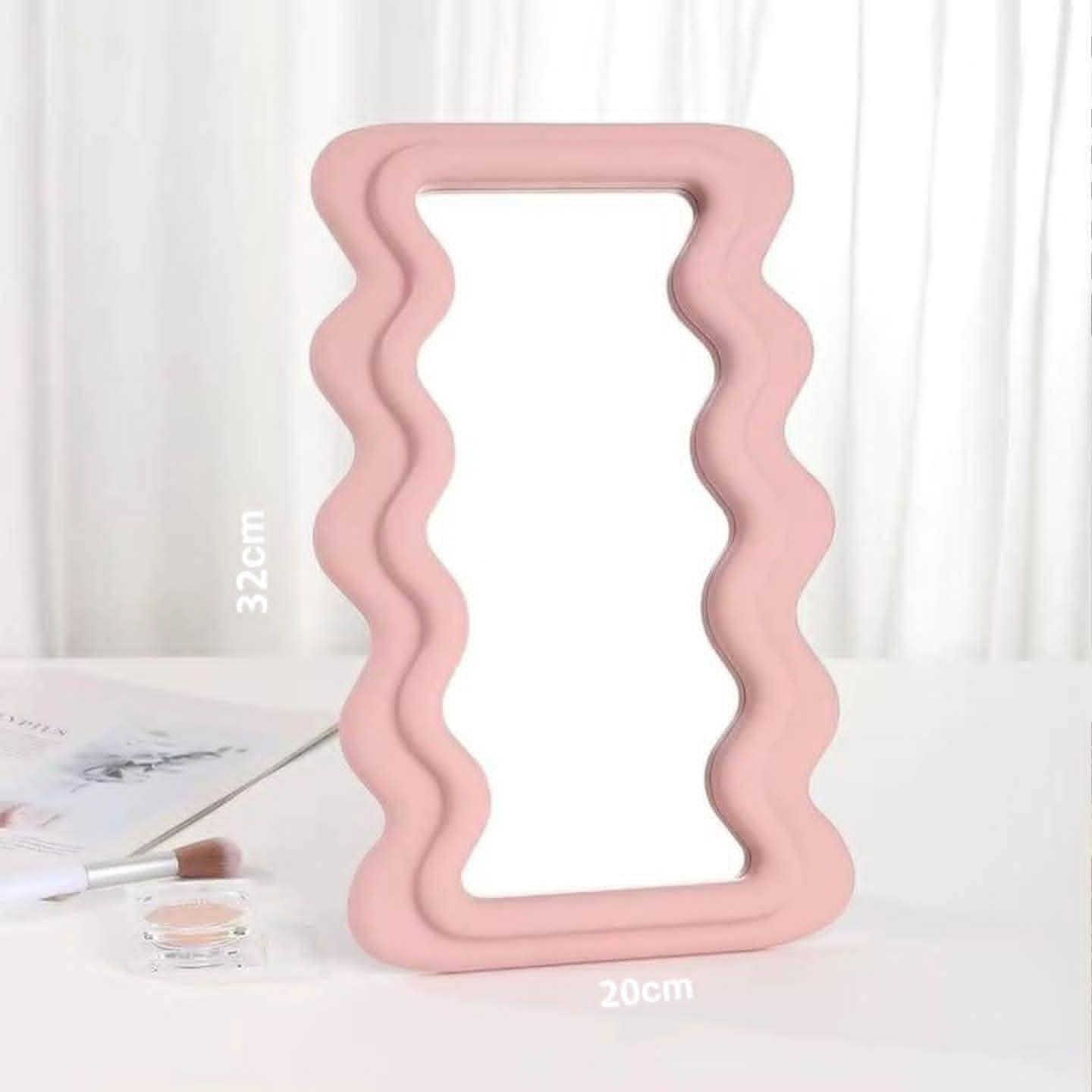 مرآة ديكور بتصميم عصري