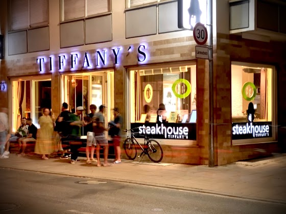 TIFFANY'S lounge