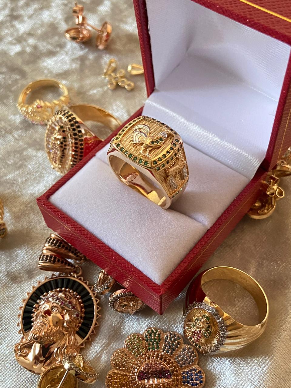Anillo gallo y pistolas MILUJO