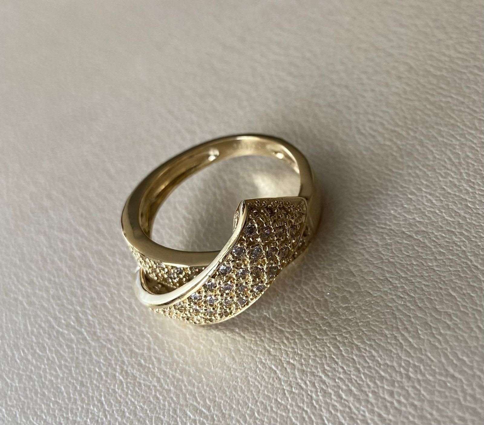 Anillo especial dama MILUJO 4.2gr