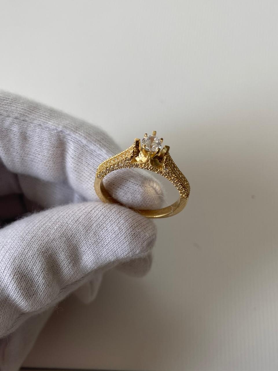 Anillo solitario MILUJO 3.5gr