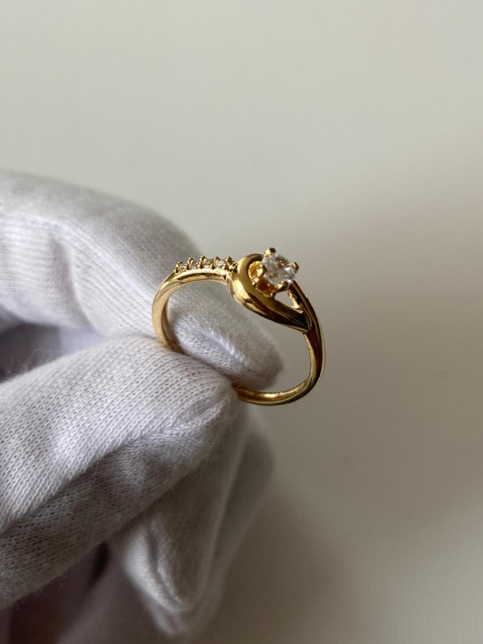 Anillo Solitario MILUJO 2.3gr