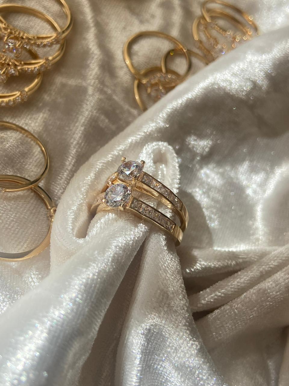 Anillo solitario MILUJO 3.2gr