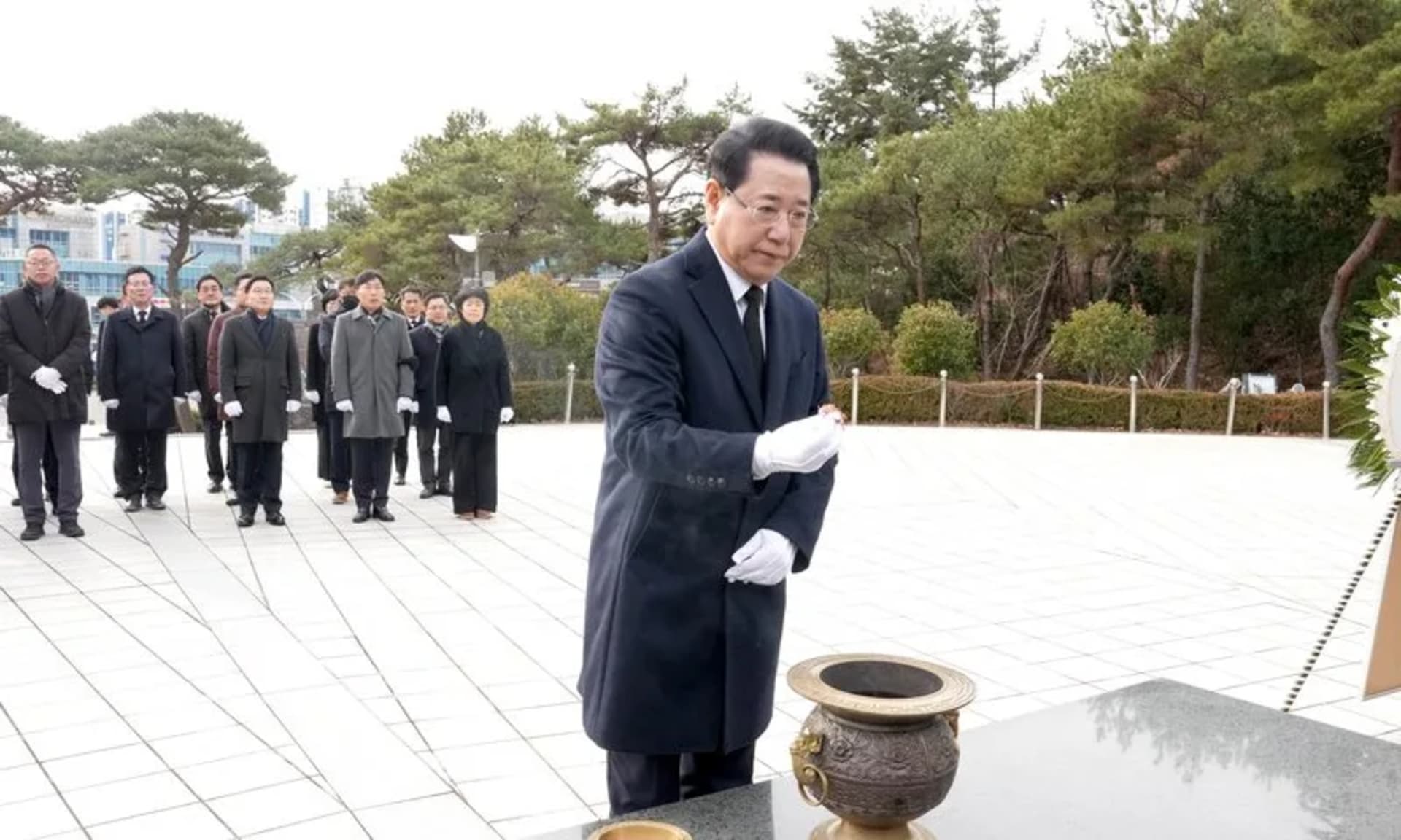 김영록 지사, 새해 첫 일정으로 목포 현충탑 참배