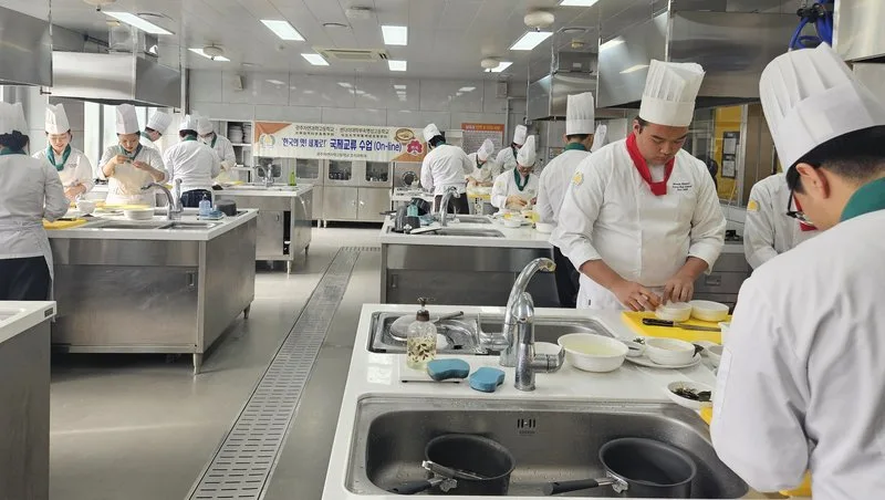 광주자연과학고, 일본 학생들에게 K-푸드 ‘떡국’ 전파 - 교육 뉴스 | 코리아NEWS