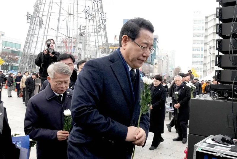 김영록 지사, 12·29 여객기 참사 1주기 추모 - 행정 뉴스 | 코리아NEWS