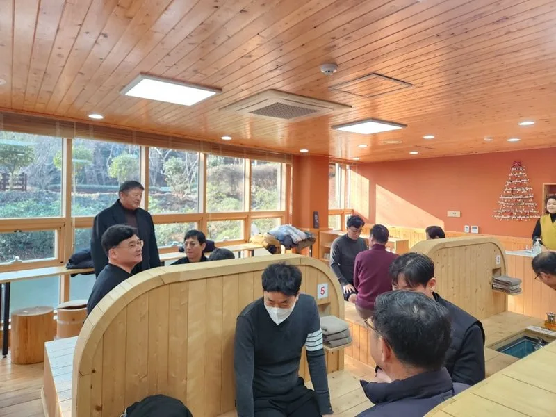 자연 속 힐링과 청렴 실천으로 소수직렬 공무원 재충전 - 행정 | 코리아NEWS