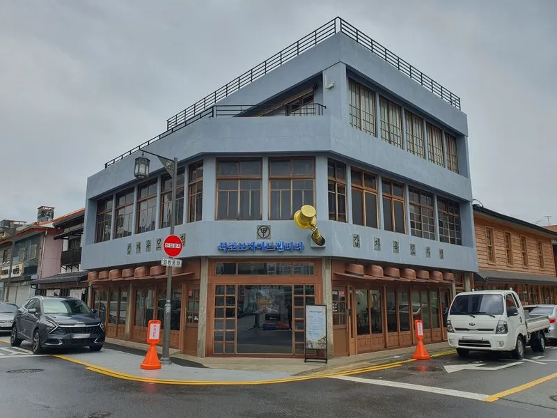 목포모자아트갤러리, 대국민 모자 소장품 기증으로 전시 풍성 - 문화 | 코리아NEWS