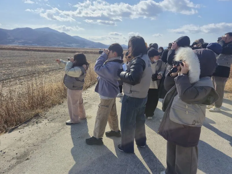 고흥군, 생태와 예술을 잇는 ‘고흥 탐조단’ 성료 - 문화 | 코리아NEWS
