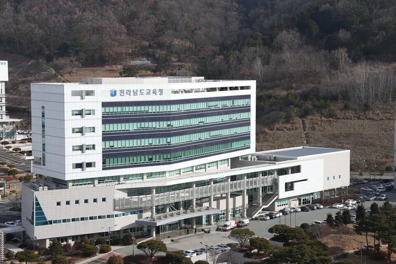 전남교육청, '골드 등급' 넘어 실질적 민원 혁신 도약…2026년을 원전으로 - 행정 | 코리아NEWS