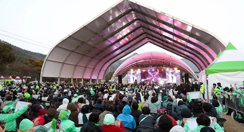 제54회 강진청자축제 27만명 역대 최대 흥행 ‘초대박’ - 문화 뉴스 | 코리아NEWS