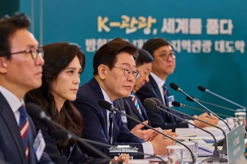 이대통령 세차례 언급 강진반값여행 ‘휴가지원’ 선정 - 행정 뉴스 | 코리아NEWS