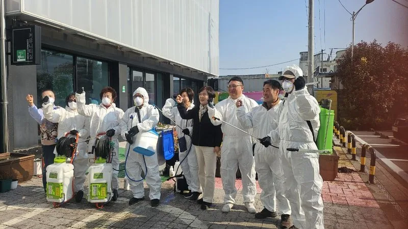 장천동 ‘방역어벤져스’ 출동, 해빙기 일제 방역 - 환경 뉴스 | 코리아NEWS