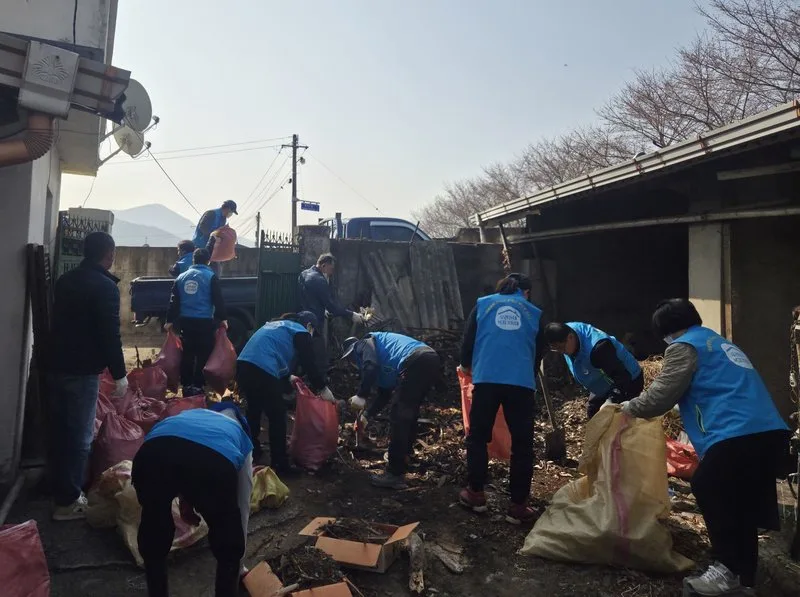 곡성군 석곡면 우리동네 복지기동대, 취약계층 대상 주거환경 개선 봉... - 복지 뉴스 | 코리아NEWS