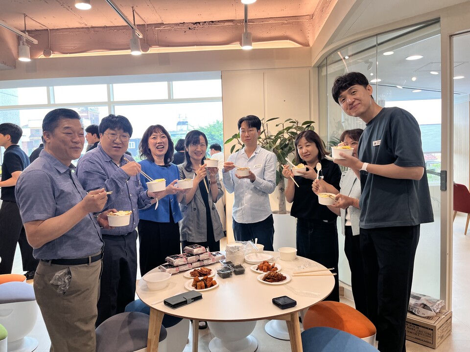 나주교육, 따뜻한 ‘비빔밥’으로 신규 직원 환영하고 소통 문화 확산