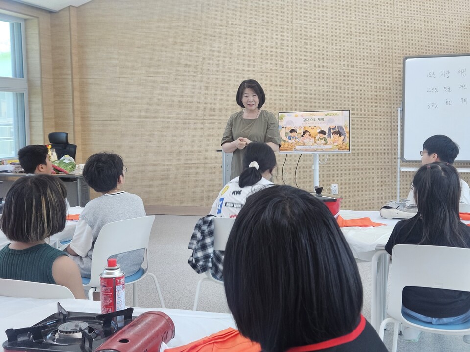 학부모가 선생님이 되어 낸 샌드위치, 교실 가득 배어난 정