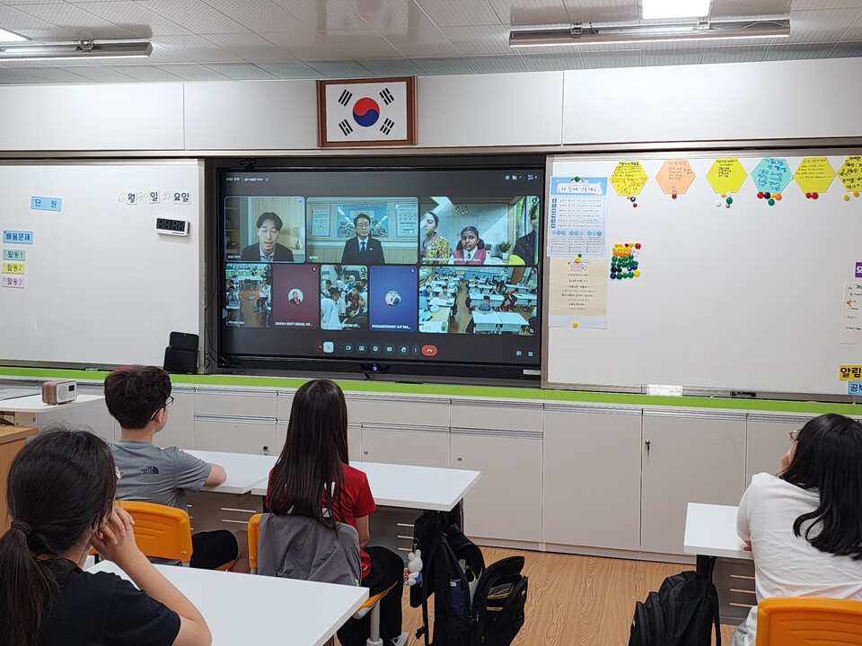 AI와 세계를 잇는 2030교실…순천 학생들, 미래수업 열다