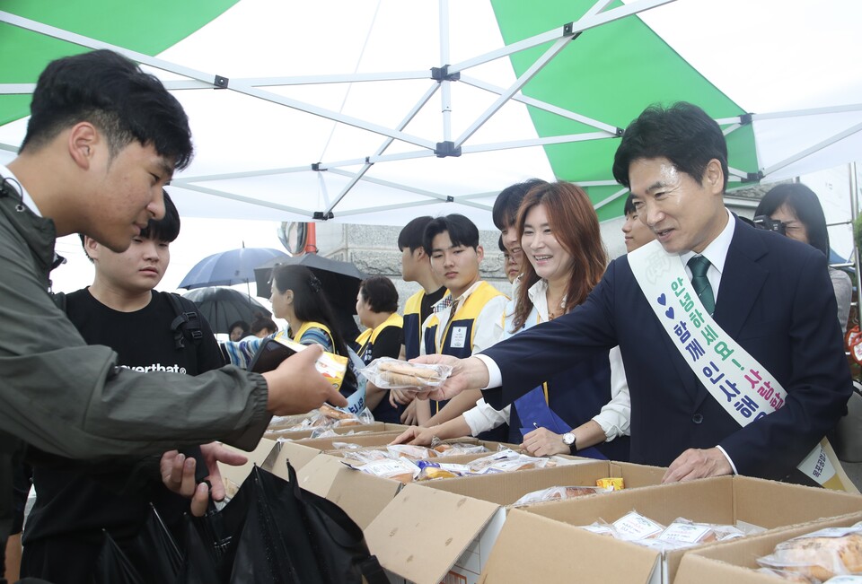 첫 출근지는 학교 현장… 김대중 통합시교육감의 특별한 첫날