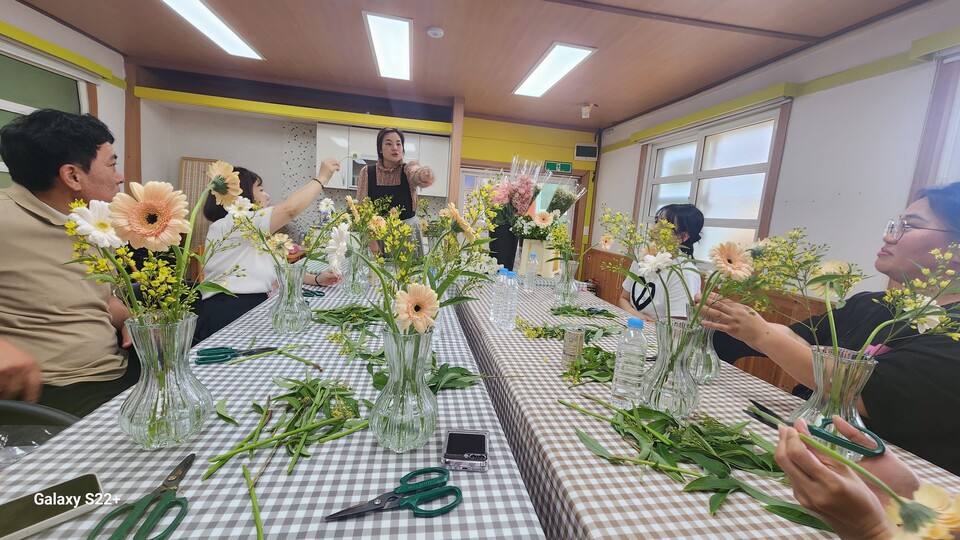 노화북유치원, 양육 스트레스 잊는 ‘토닥토닥’ 꽃꽂이 워크숍