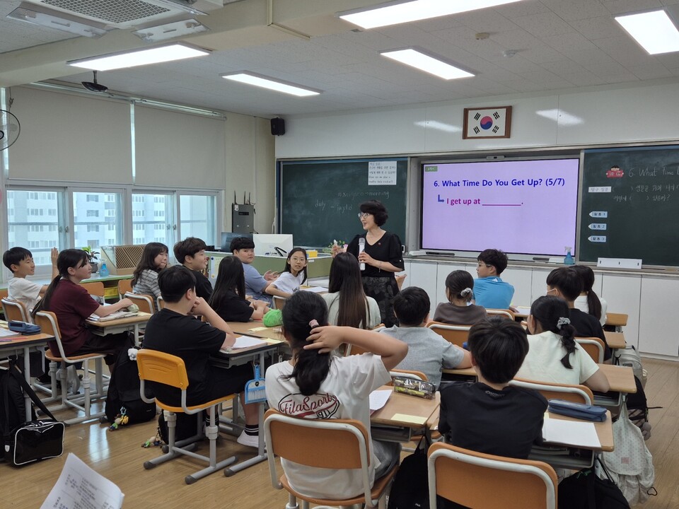 삶과 연결된 탐구로 배우는 미래형 영어, 문수초 정선주 수석교사 수업 공개