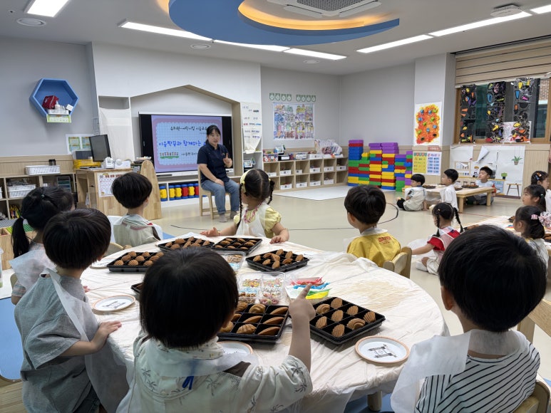 무안사랑유치원, 마들렌 요리로 '배려' 배워요