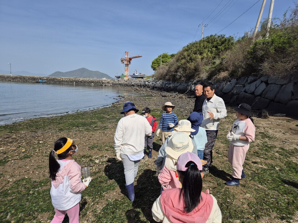 바다 생물 관찰로 배우는 환경 보호, 고흥 두원초 꼬마어부 활동
