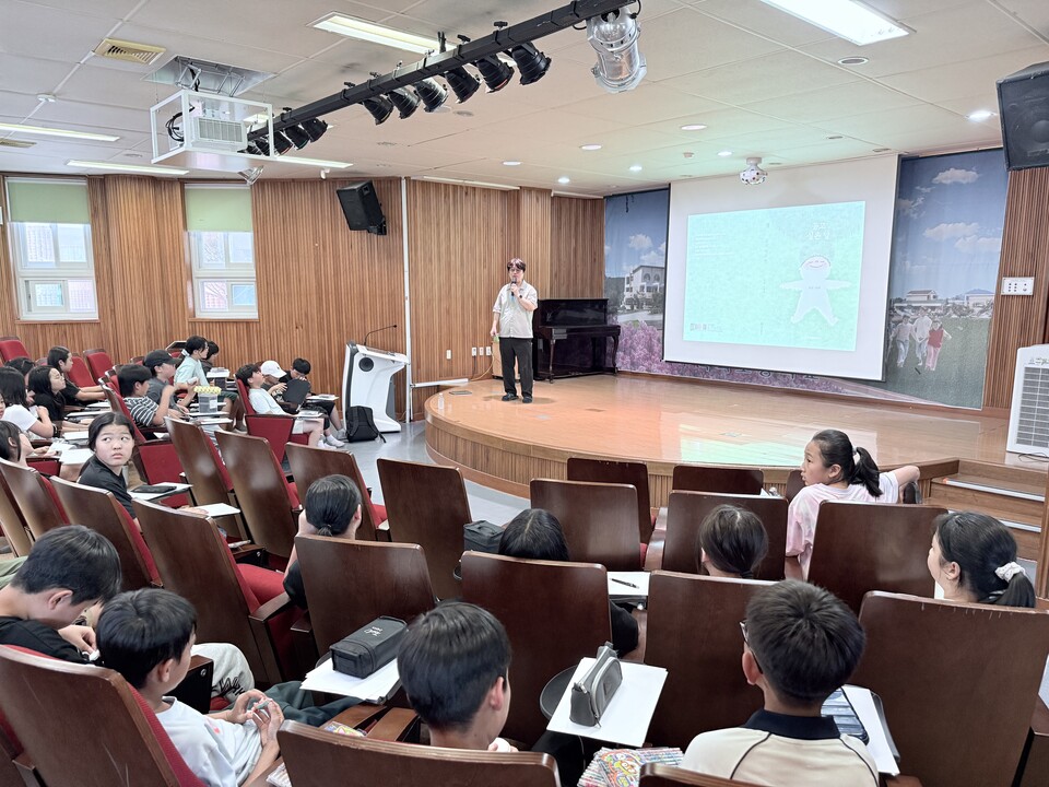 옥과초 5학년, 유진 작가와 그림책으로 꿈과 상상력을 그리다