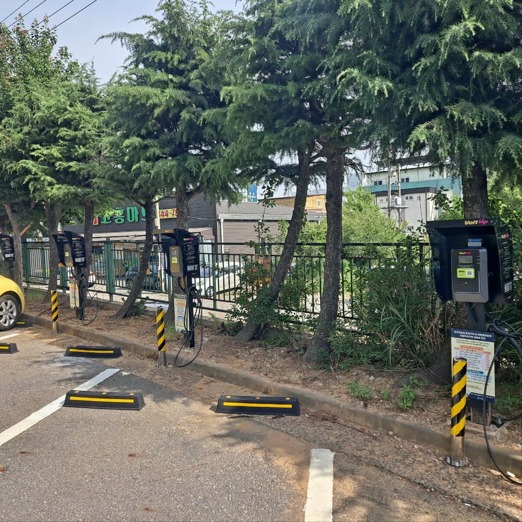 고흥군, 전기차 충전구역 과태료 주의…안내문 전면 정비 완료