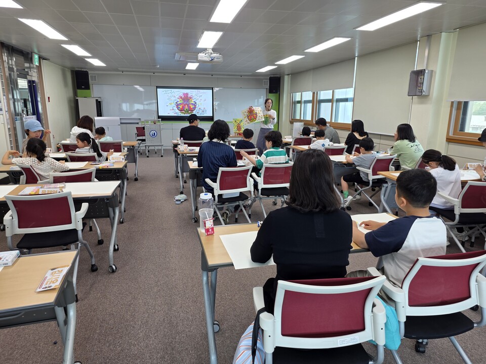 그림책상 대상 김유대 작가, 목포도서관 어린이들과 특별한 만남