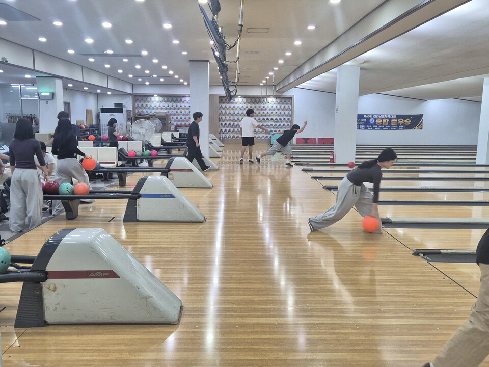 볼링 핀 넘어 우정까지! 작은 학교들의 특별한 만남