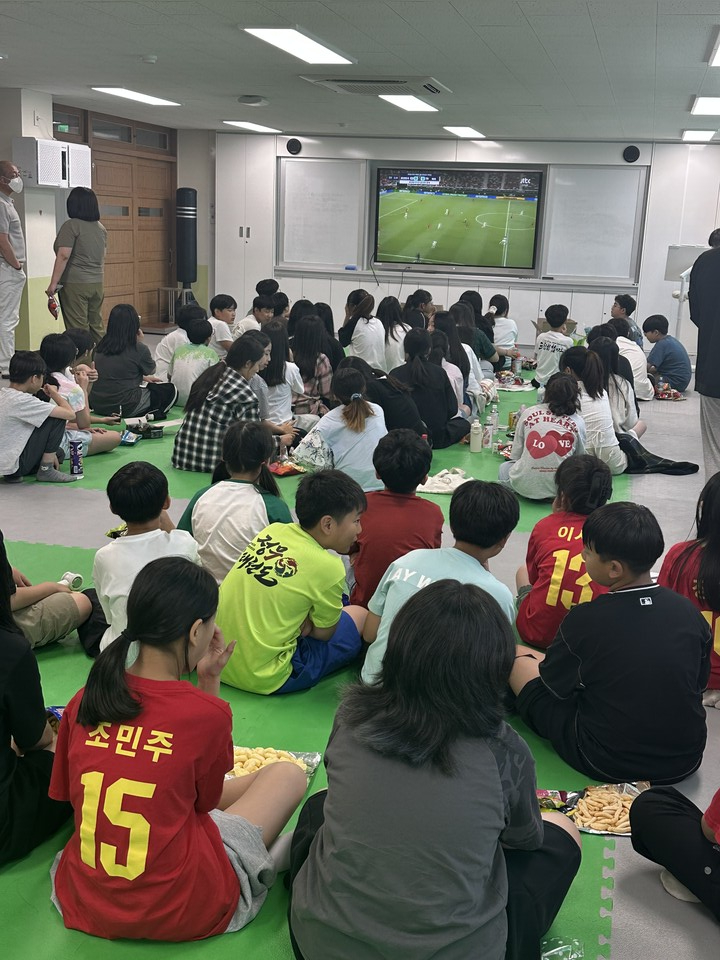 담양동초, 월드컵 응원전 열기 후끈! 대한민국 역전승에 학교가 들썩