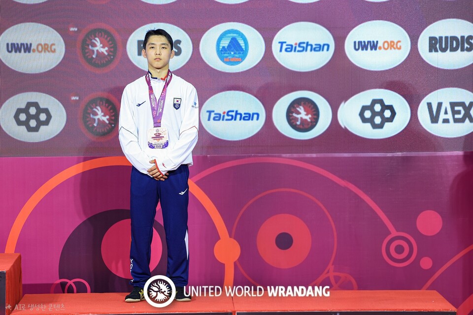 전남체고 김동현, U17 아시아 레슬링선수권 동메달...차세대 에이스 등극