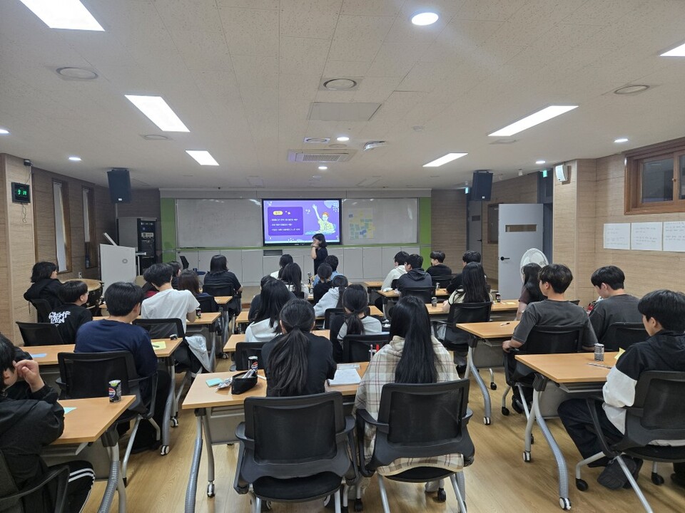 청람중, 3학년 대상 자기주도적 진로탐색 프로젝트 성료