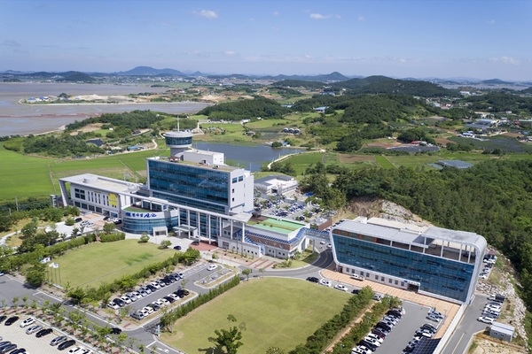 신안군, 적극행정 우수사례 경진대회 개최… ‘민간이 떠난 항로’ 대상