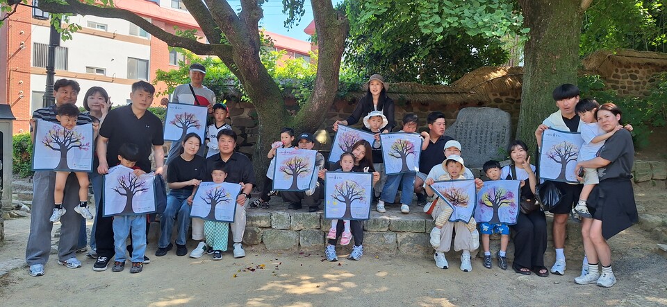 강진 학부모들, 숲길서 육아 스트레스 날리고 '긍정양육' 배우다