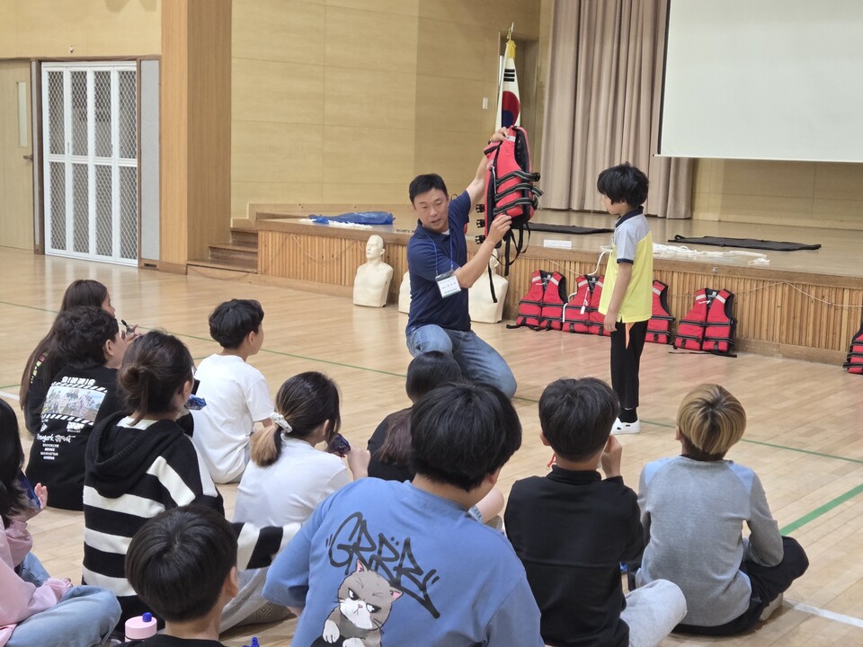 목포대연초 ‘1일 명예교사’…학부모가 선생님이 되어 꿈을 심어요