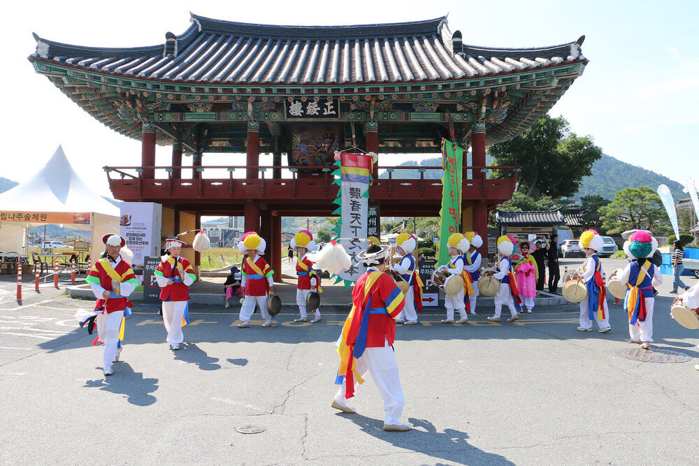 천년 고도의 멋, 런웨이에 서다… 나주목읍성문화축제 개막