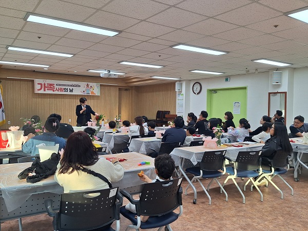 가정의 달, 장흥군가족센터서 가족과 함께 만드는 카네이션 화분