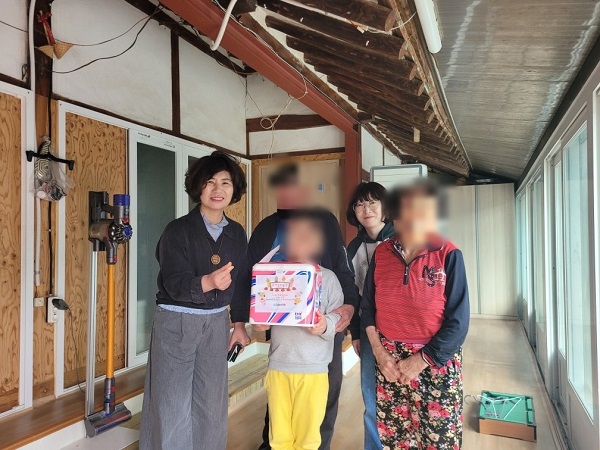 장흥군, 어린이날 맞아 드림스타트 아동들에 아이스크림케이크 전달