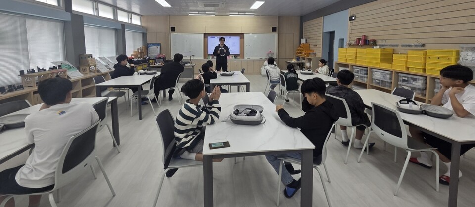 VR·MR 기술로 미래를 그리다, 화순 발명꿈나무들의 ‘어벤져스’ 도전기