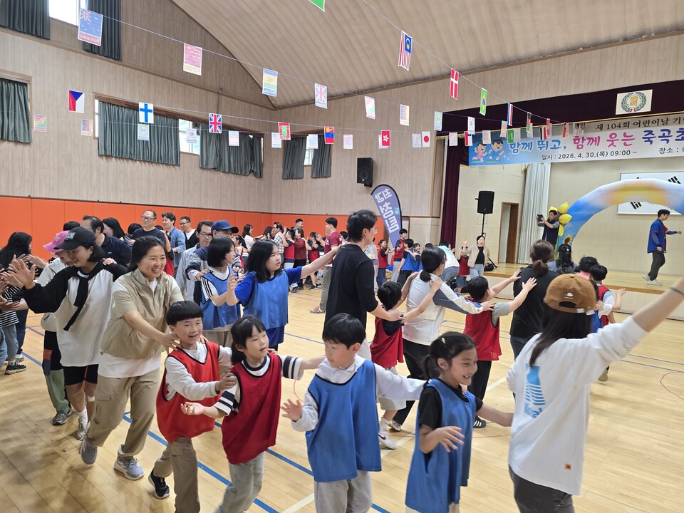 죽곡초, 작은 학교의 큰 울림…가정과 함께 뛰고 웃는 '한마음 운동회'