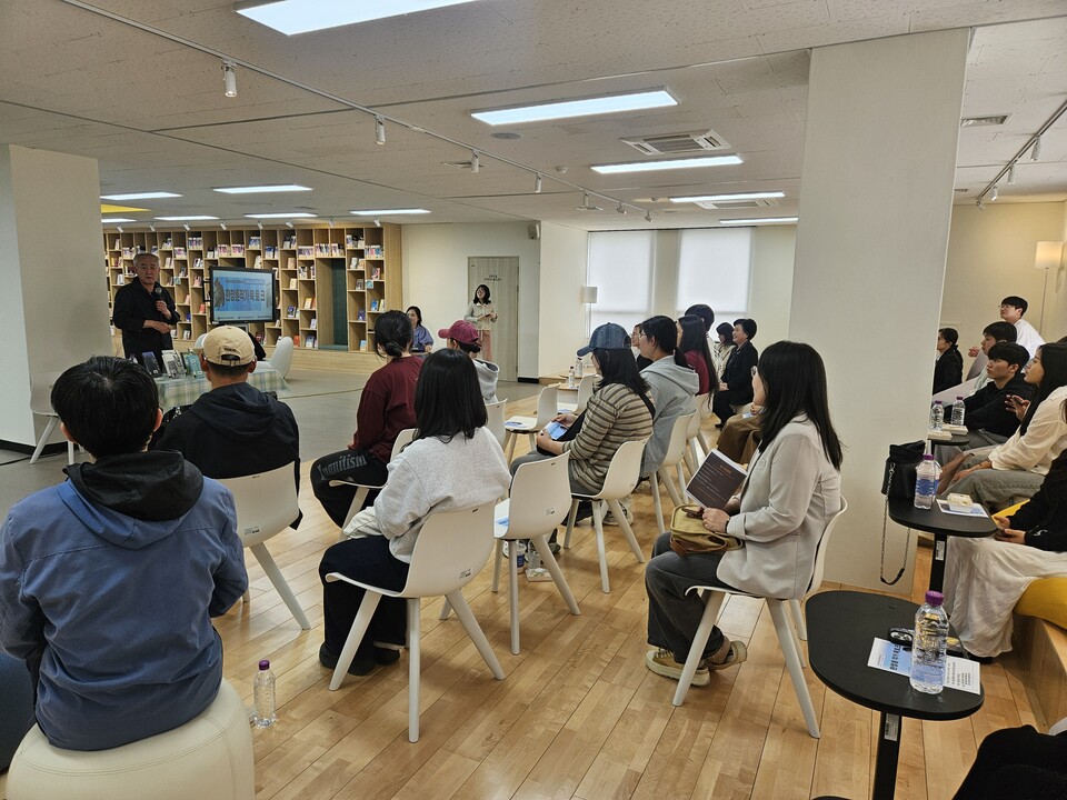 남평도서관, 도서관의 날 맞아 동신대와 작가 강연·체험 등 문화행사 확산