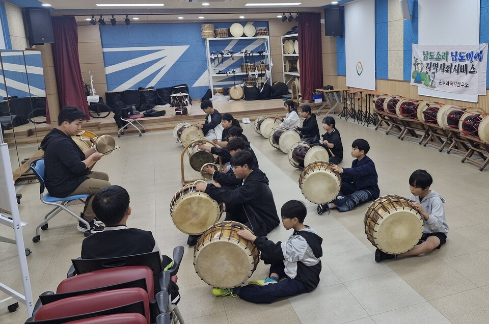 성전초, 사물놀이로 마을과 소통하는 ‘지역 거점 학교’ 도약