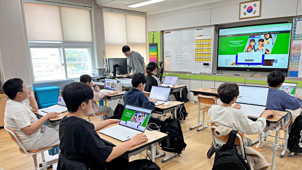 도덕초, 코딩으로 연주하는 'AI 선율'…마이크로비트 활용 SW교육